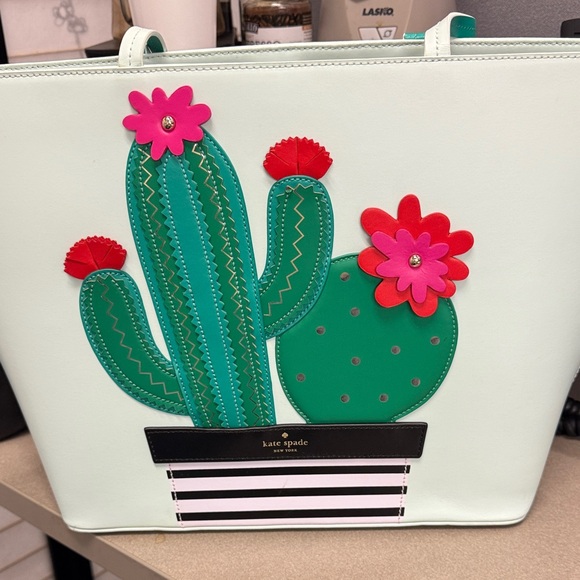 kate spade Handbags - Kate Spade Mint and Teal Tote